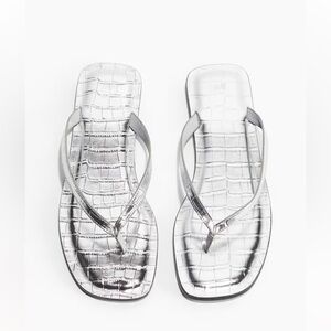 H&M Metallic Silver Flip Flop Sandals